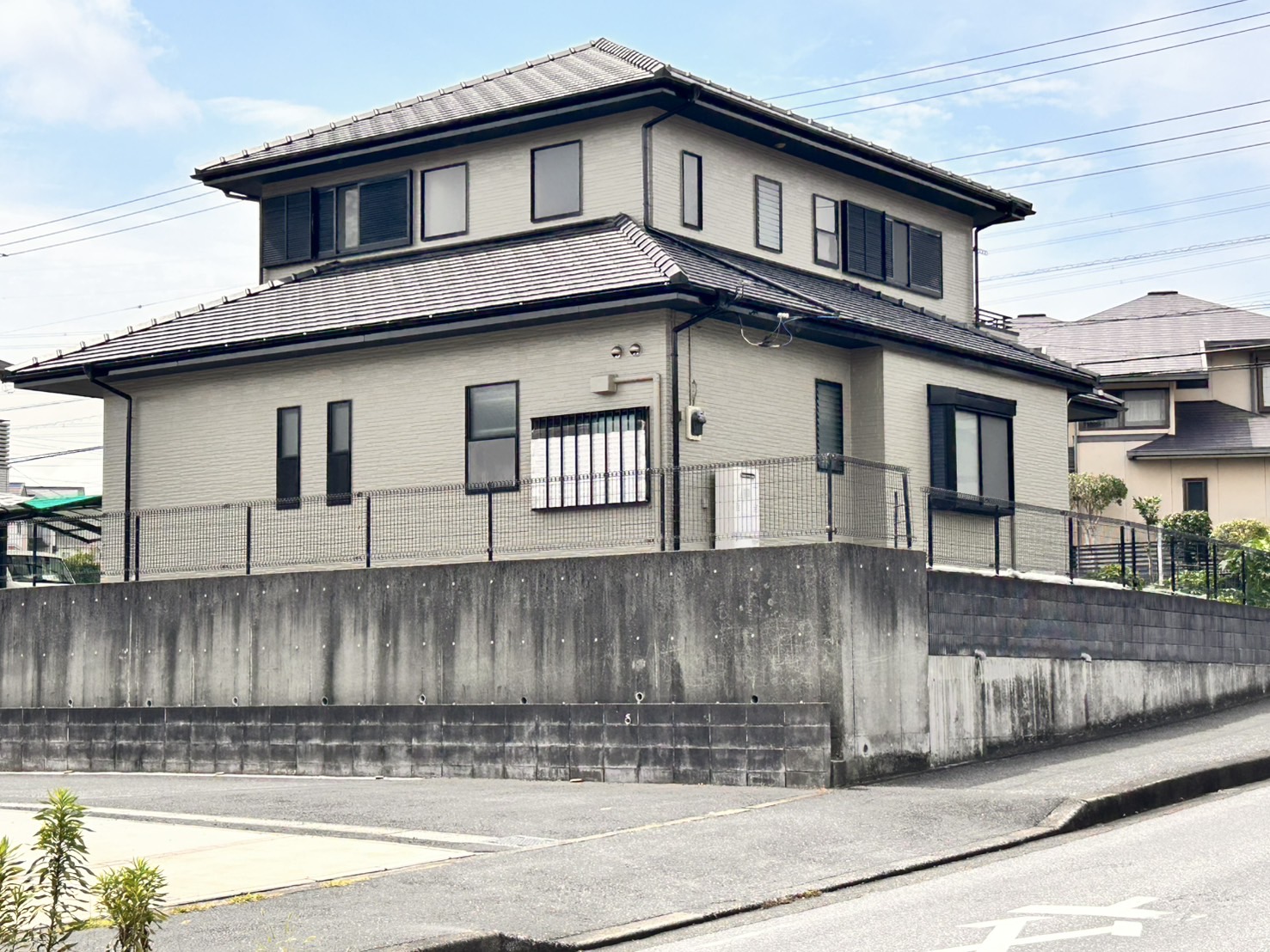 木更津市　ベージュ系に塗り替えで温かみのある柔らかい印象へ