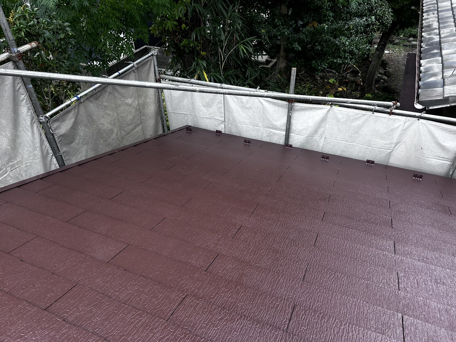 色あせ・コケだらけの屋根が新品のように再生